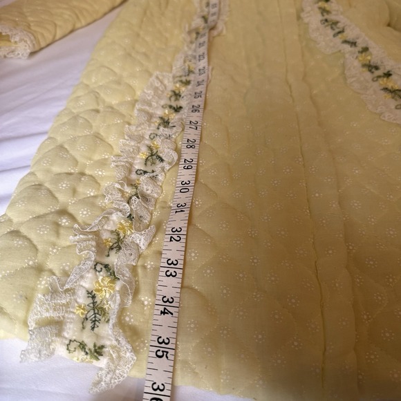 Vintage House Coat Quilted Robe Floral Lace 1960s By Loungees Butter Yellow Sz S - Picture 7 of 9